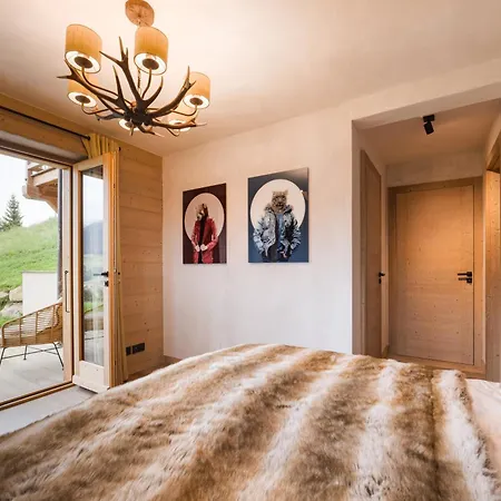 Luxury Chalet, Sleeps 8 With Mountain Views And Jacuzzi *