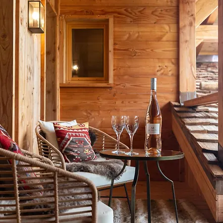 Luxury Chalet, Sleeps 8 With Mountain Views And Jacuzzi
