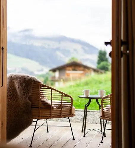 Luxury Chalet, Sleeps 8 With Mountain Views And Jacuzzi * Megève