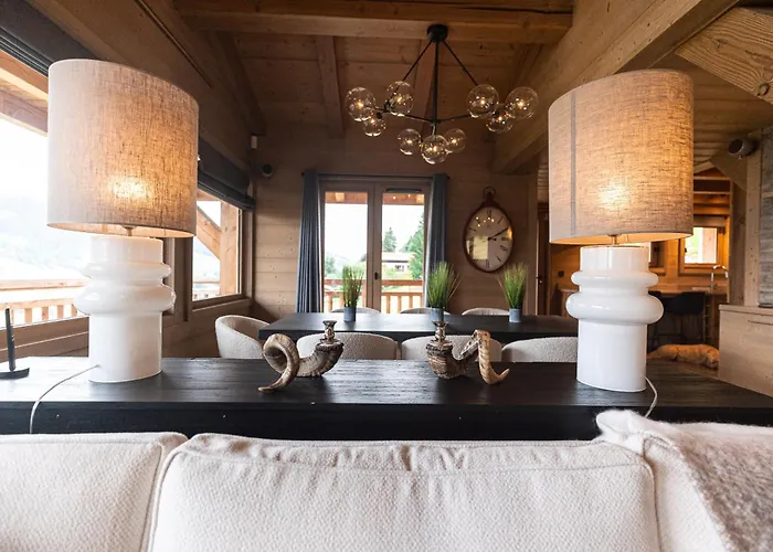Alpstuga Luxury Chalet, Sleeps 8 With Mountain Views And Jacuzzi Megève