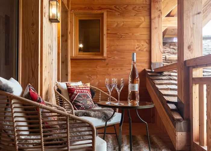 Luxury Chalet, Sleeps 8 With Mountain Views And Jacuzzi