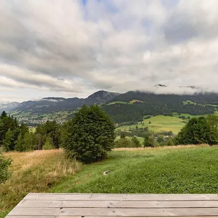 Luxury Chalet, Sleeps 8 With Mountain Views And Jacuzzi * Megève