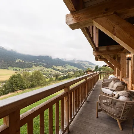 Luxury Chalet, Sleeps 8 With Mountain Views And Jacuzzi Alpehytte