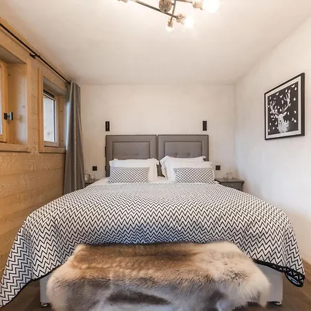 Luxury Chalet, Sleeps 8 With Mountain Views And Jacuzzi Alpehytte Megève
