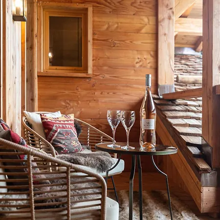 Luxury Chalet, Sleeps 8 With Mountain Views And Jacuzzi *