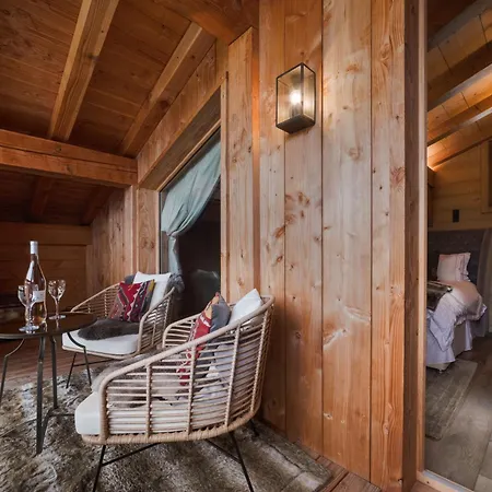 木屋 Luxury Chalet, Sleeps 8 With Mountain Views And Jacuzzi *