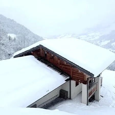 Luxury Chalet, Sleeps 8 With Mountain Views And Jacuzzi Alpehytte