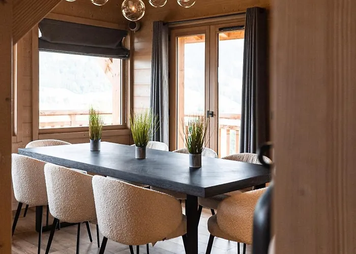 木屋 Luxury Chalet, Sleeps 8 With Mountain Views And Jacuzzi *