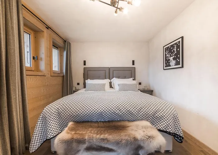 Luxury Chalet, Sleeps 8 With Mountain Views And Jacuzzi 木屋 梅杰夫