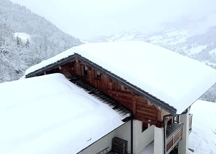 Luxury Chalet, Sleeps 8 With Mountain Views And Jacuzzi 木屋